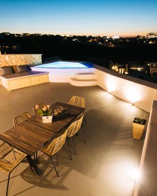 Amer Villa Santorini with outdoor hot tub