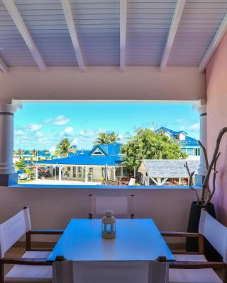 Stunning New apartment with view of Orient Bay