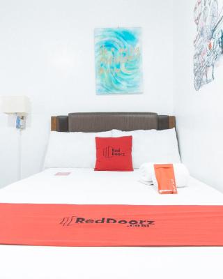 RedDoorz near Quirino Station Manila