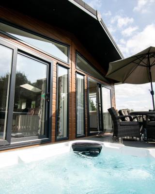 The Crucible lodge with Hot Tub