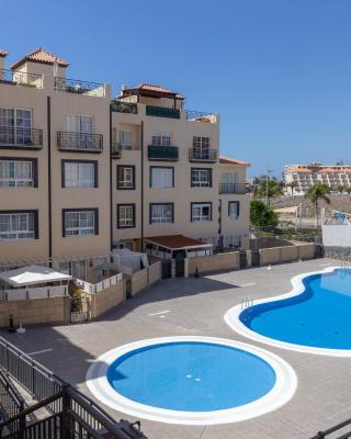 Aqua Vista 2 bed Penthouse with great views