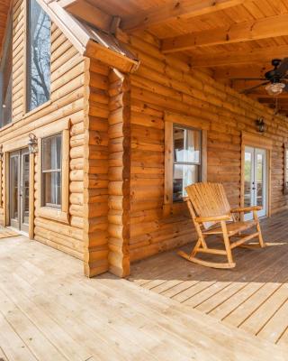 Family Friendly ~ Hocking Hills Cabin ~ Close to Caves, w/Wifi