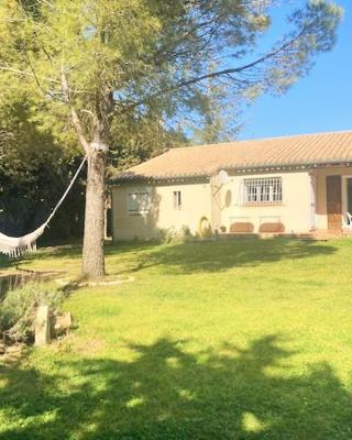 Villa 110m2, 7 pers, Jacuzzi , 3 chambres, terrain clos et arboré 2500m2