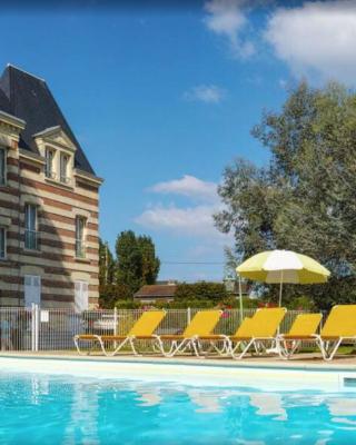 Cosy appartement dans une villa avec piscine, proche du centre et de la mer