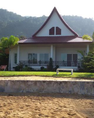 Peony Villa, 3 Bedroom Beachfront Pool Villa