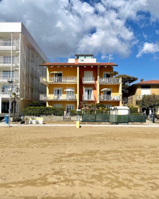 Villa Fronte Mare-Carraro Immobiliare Jesolo - Family Apartments