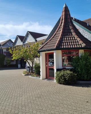 Amross Court