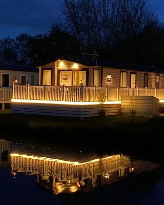 Auroras Dream Lodge - Hoburne Cotswolds Holiday Park