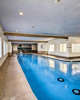 Branson Family Resort Condo with Indoor Pool and Patio