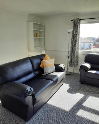 2 Storey 3 Bedroom Chalet -Outdoor Swimming Pool - sleeps up to 6 - 5 min walk to the Beach, near Broads and Great Yarmouth