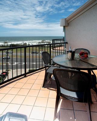 Ocean Views - Top floor
