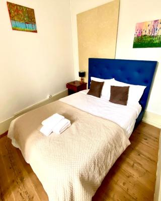 Chiado Central Cozy Little Double room nature with shared bathroom 2