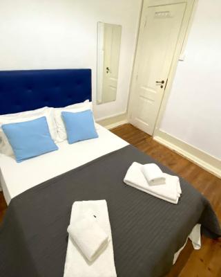 Chiado Central Cute Little double room with shared bathoom Relax in center of Lisbon