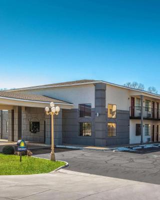 Days Inn by Wyndham Waco Near Downtown University