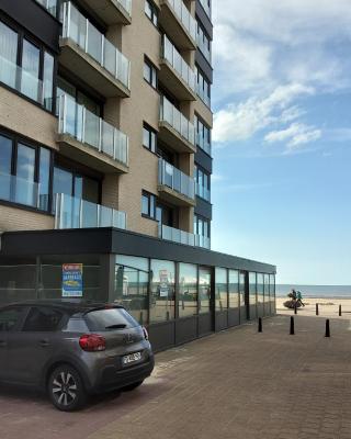 Koksijde Zeedijk La Digue 102 appartement - lateraal zeezicht