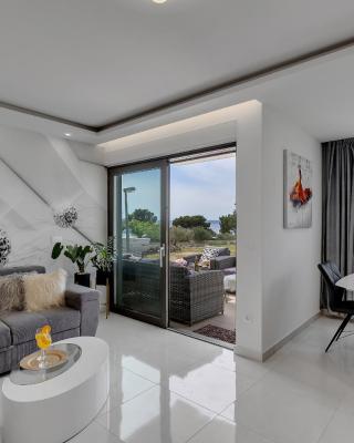 Luxury Promajna Beach Apartment
