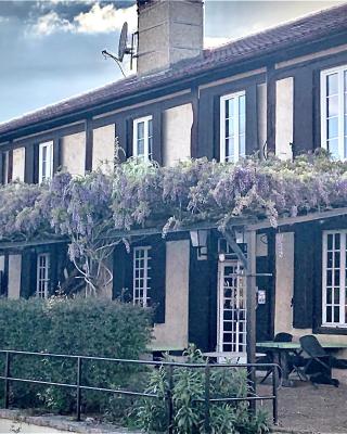 Hôtel et RESTAURANT traditionnel L' Escalandes