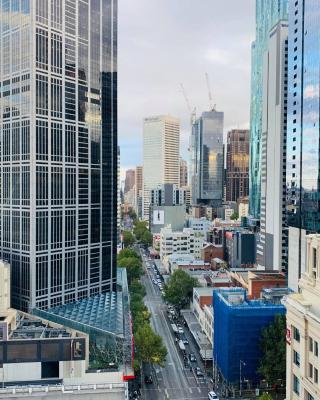 Melbourne CBD Empire Apartment