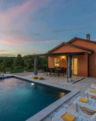 Villa Pendolina with Private Pool