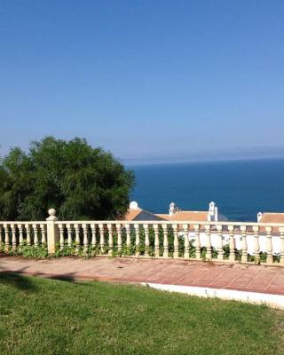 Bonito Piso frente al mar con piscina y parking