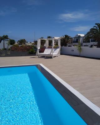 Apartment El Sueño - GREAT SEA VIEWS - infinity POOL - free Wifi- smart TV-Residence Senator