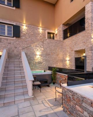 TEONA Luxury Studio Apartment with jacuzzi and terrace sea view