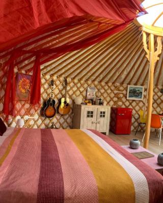 Overnachten in een luxe yurt!