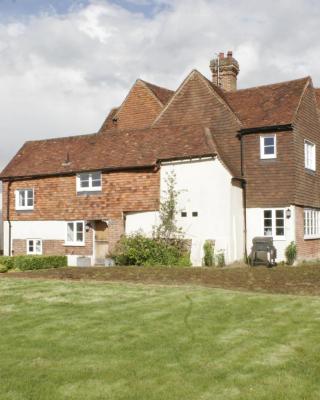 Church Farmhouse, Surrey, Sleeps 10, Large Garden