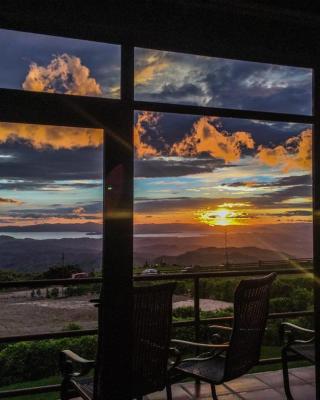 Sunset Vista Lodge,Monteverde,Costa Rica.