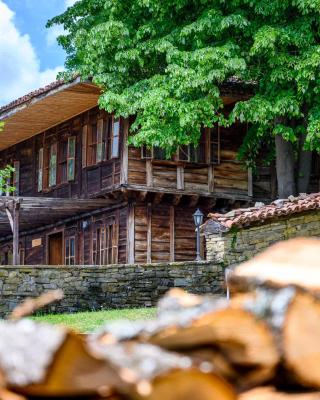 Guest Houses "Zlatna Oresha - Complex"