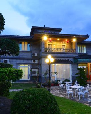 Yunju House