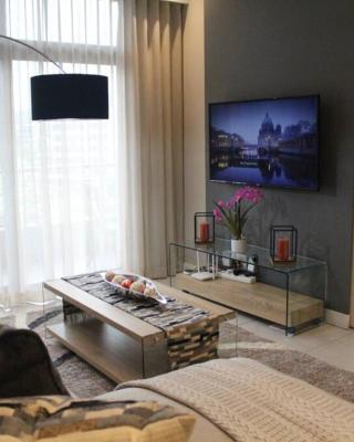 Furnished, 1-bedroom, luxury apartment in Menlyn Maine