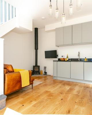 The Bs Hive, Modern, stylish, 2 bedroom house, in Harrogate centre