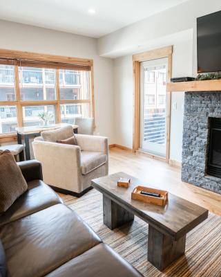 Spring Creek Luxury Queen Suite at White Spruce Lodge