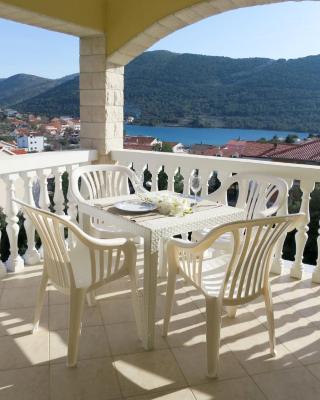 Apartment Toni-1 by Interhome