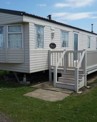 Lyntons 3 bedroom caravan pets stay free