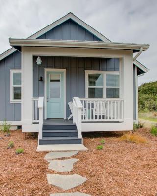 Sand Castle Cottage - Oyhut Bay Seaside Village