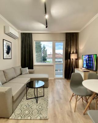 Stylish Top Centre Apartment for 4 guests