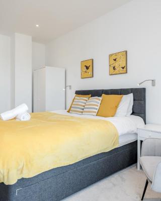 Top Floor Luxury 2 Bedroom St Albans Apartment - Free WiFi