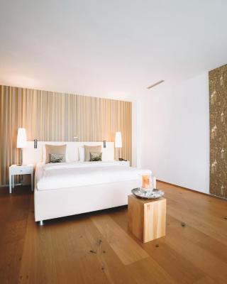 Hotel AVA