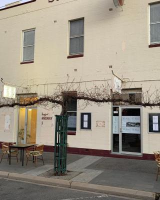 The Barkly Bistro Bar & Accommodation