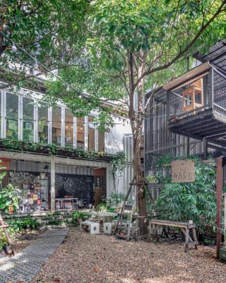 The Yard Bangkok Hostel