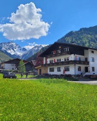 Ferienwohnungen Haus Almrausch Bichlbach