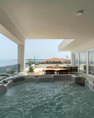 Exclusive 2 Bedroom Seafront Suite with jacuzzi