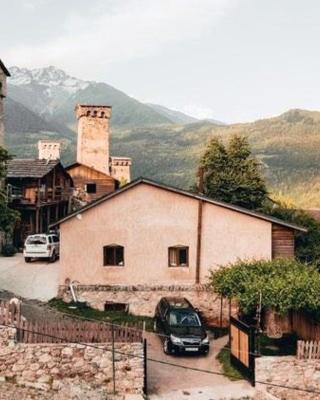 Teo Guesthouse and Camping in Mestia