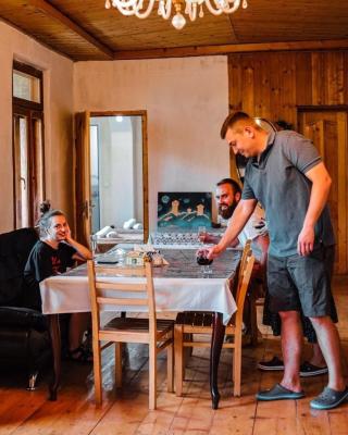 Teo Guesthouse and Camping in Mestia