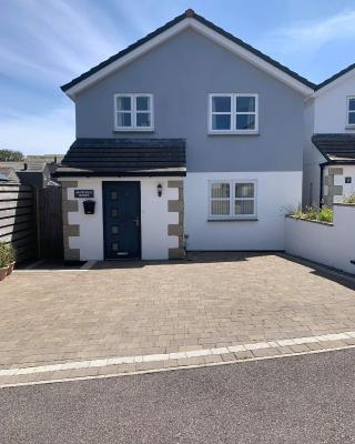 Buckfield Roost 3 bedroom Newlyn, free parking for 2 cars