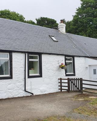 Dairy Cottage with sea views