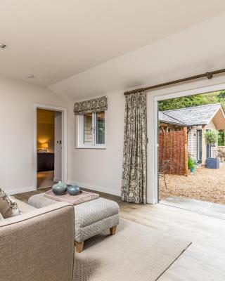 Pass the Keys Delightful 2Bed Lodge in Downland Village