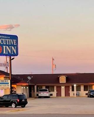 Cotulla Executive Inn